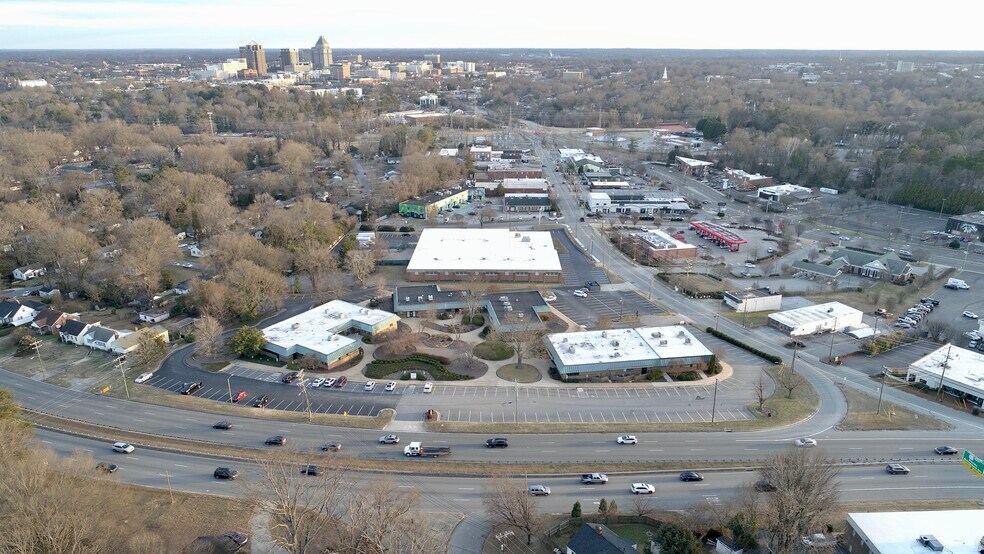 More Photos Of 1301 W Wendover Ave, Greensboro Medical For Sale
