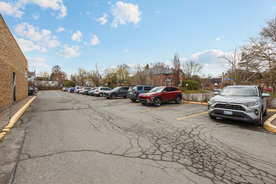 More Photos Of 2190-2194 Robertson Rd, Ottawa Freestanding For Sale