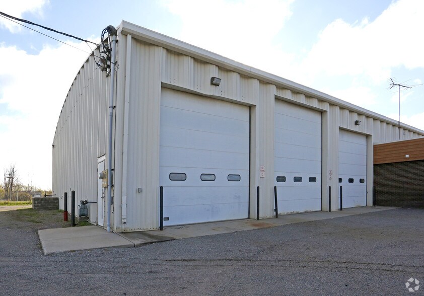 More Photos Of 1040 Stearns Dr, Sauk Rapids Auto Repair For Lease