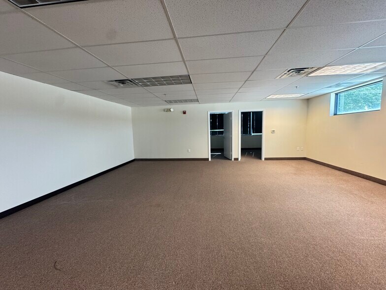 More Photos Of 2870 Stirling Rd, Hollywood Light Distribution For Lease