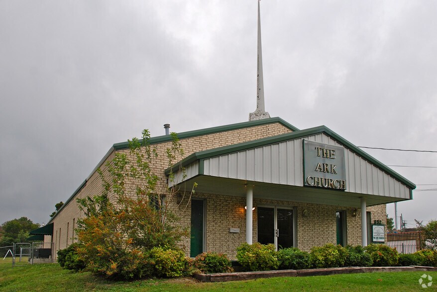 More Photos Of 832 Stella Ave, Dallas Religious Facility For Sale