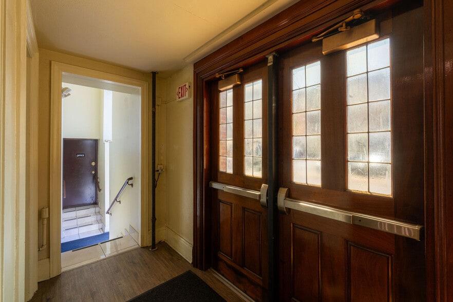 More Photos Of 12 W 5th St, Covington Religious Facility For Sale