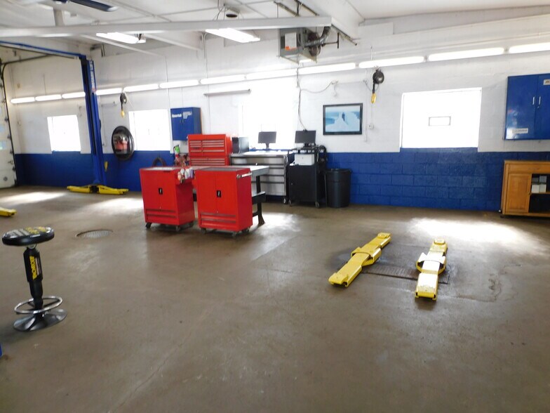 More Photos Of 40 Stone Rd, Greece Auto Repair For Sale