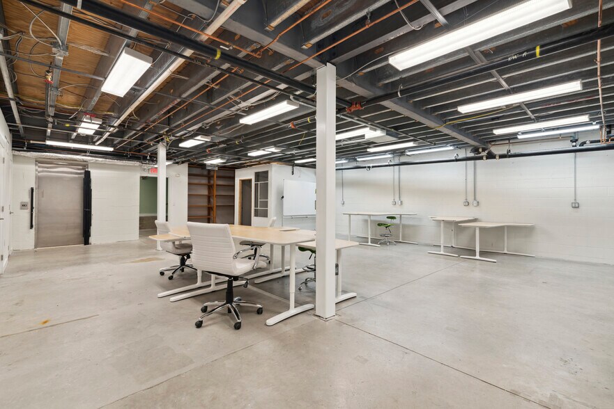 More Photos Of 4230 Main St, Philadelphia Restaurant For Sale