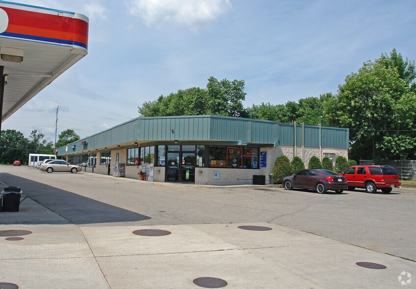 More Photos Of 8020 Durand Ave, Sturtevant Unknown For Lease