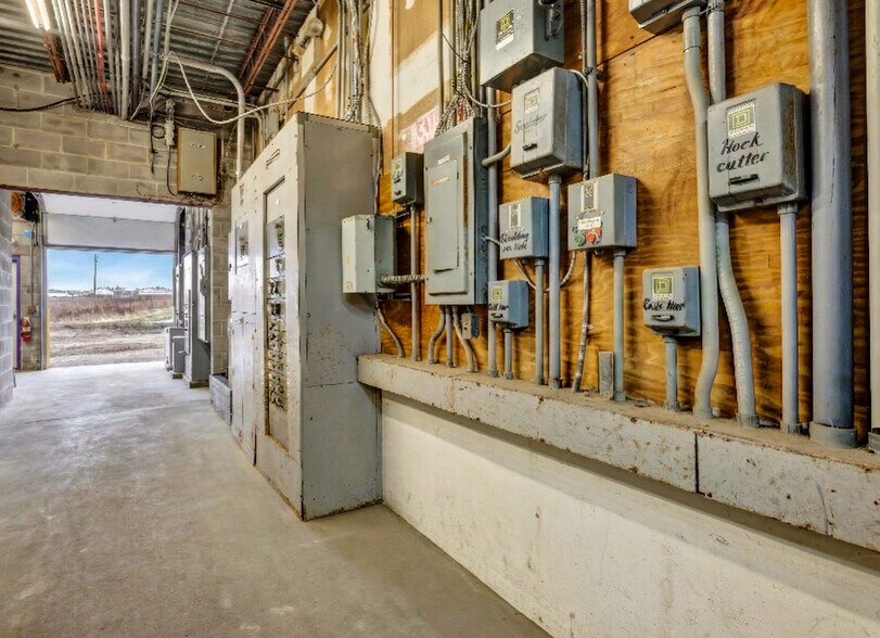 More Photos Of 2050 Sportys Dr, Batavia Warehouse For Sale