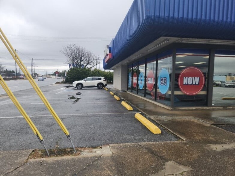 Primary Photo Of 1392-1424 Roswell Rd, Marietta Storefront For Sale