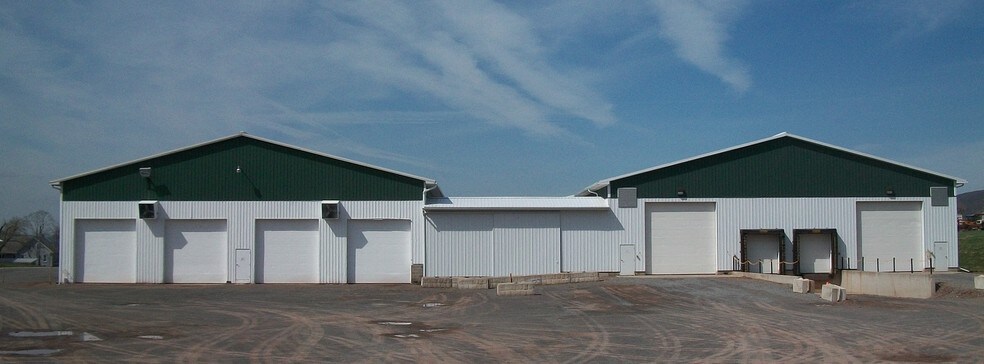 More Photos Of 31 Schwalm Rd, Tower City Warehouse For Lease