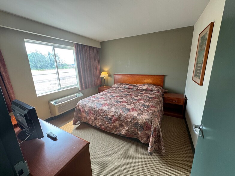 More Photos Of 6011 49 St, Barrhead Hotel For Sale