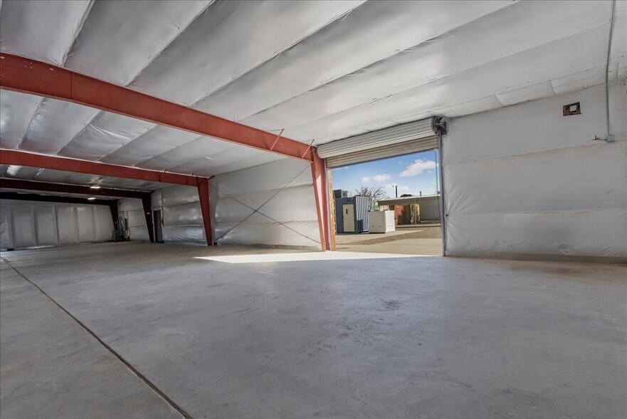 More Photos Of 6288 Curtis Pl, California City Warehouse For Sale