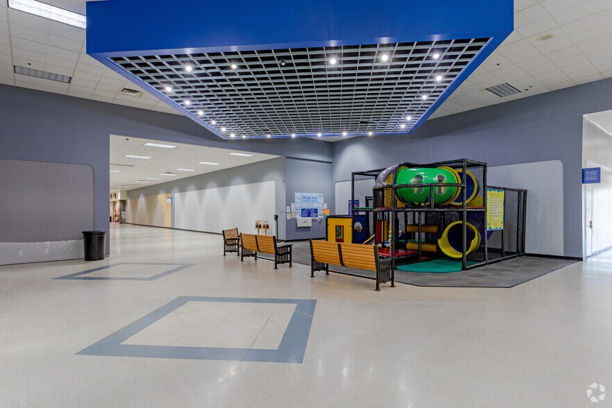 More Photos Of 308 S State St, Fairmont Unknown For Lease