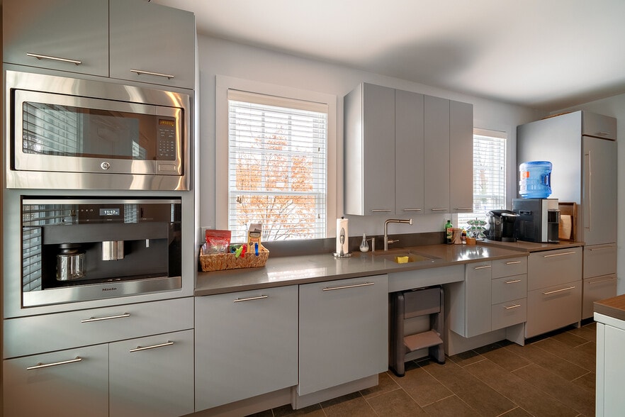 More Photos Of 10 Princeton Ave, Rocky Hill Loft Creative Space For Lease