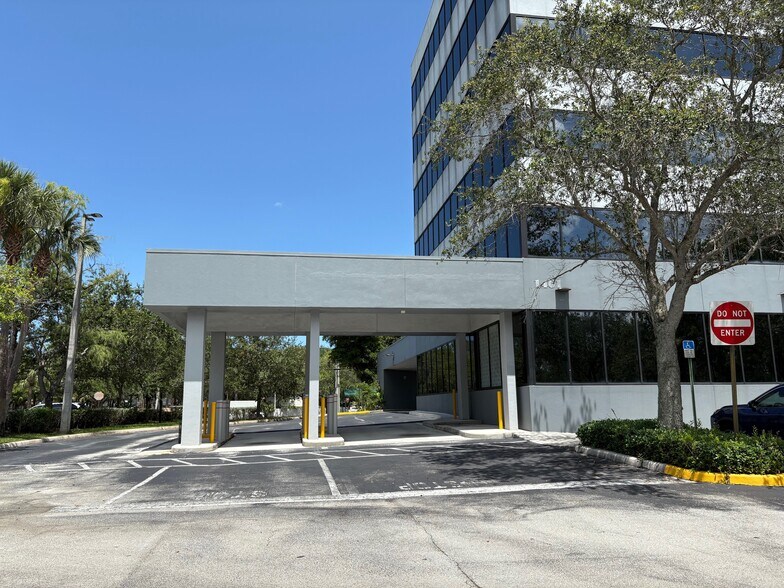 More Photos Of 1401 N University Dr, Coral Springs Medical For Sale