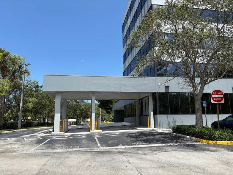 More Photos Of 1401 N University Dr, Coral Springs Medical For Sale