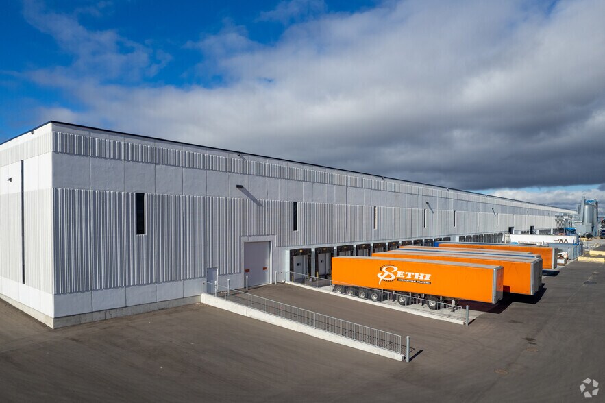 More Photos Of 700 Anatolian Dr, Vaughan Distribution For Lease