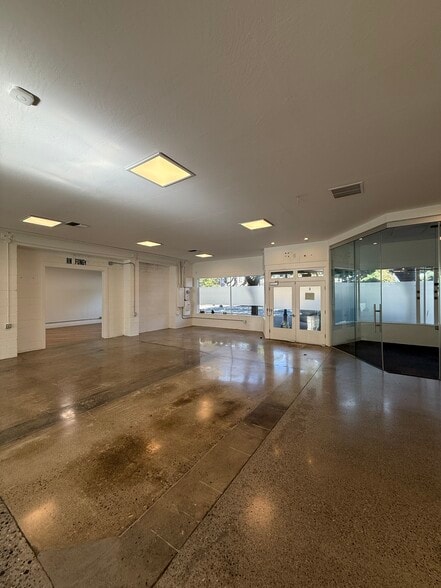 More Photos Of 727-747 W Evelyn Ave, Mountain View Storefront For Lease