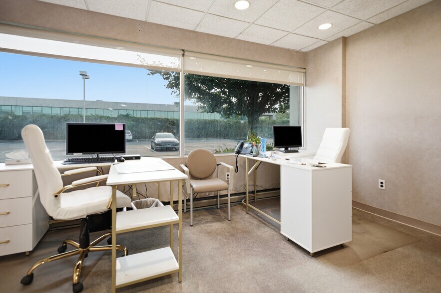 More Photos Of , Garden City Office For Sale