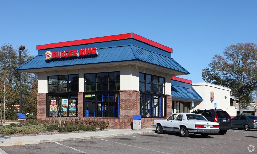 More Photos Of 12961 N Main St, Jacksonville Unknown For Lease