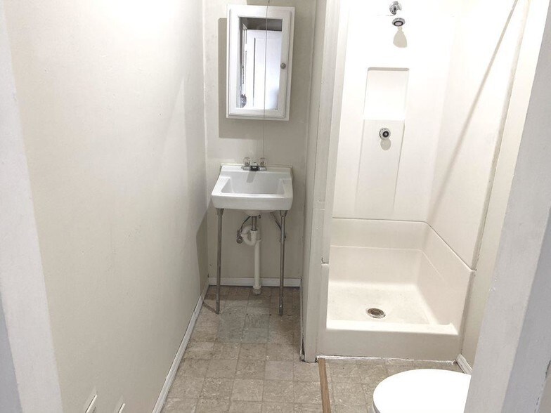 More Photos Of 579 Botetourt Rd, Fincastle Apartments For Sale