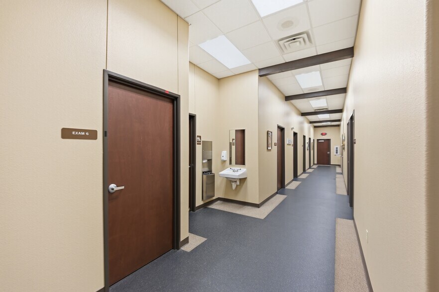 More Photos Of 2300 E 2nd St, Edmond Medical For Sale