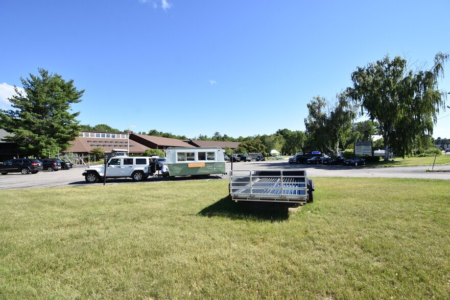 More Photos Of 1934 Lakeshore Rd, Gilford Office For Sale