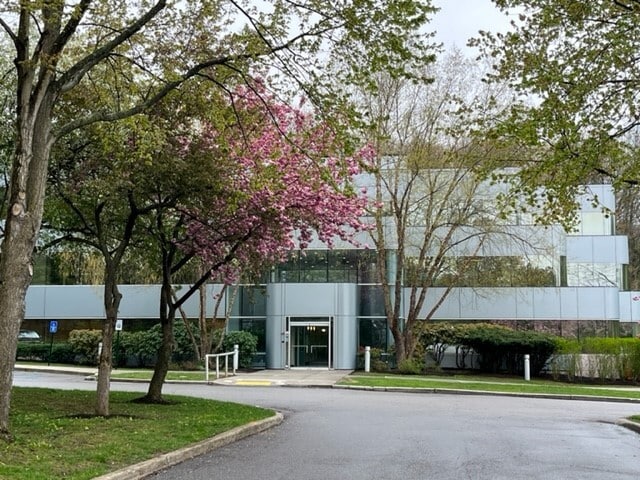 More Photos Of 118 N Bedford Rd, Mount Kisco Office For Lease
