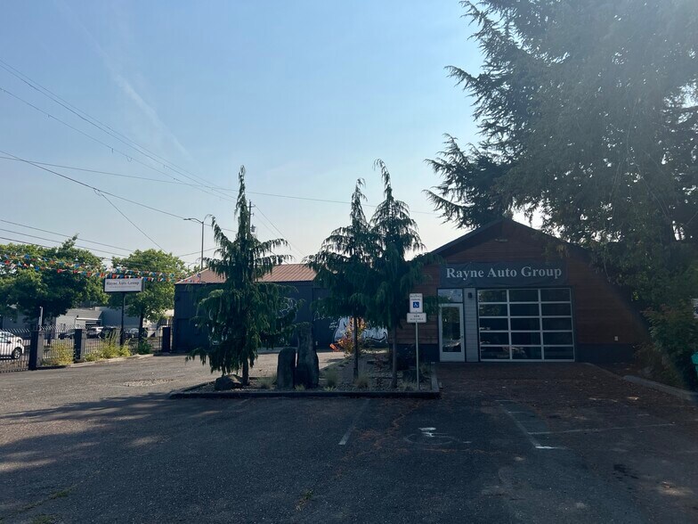 Primary Photo Of 6931 NE Martin Luther King Jr Blvd, Portland Auto Repair For Sale
