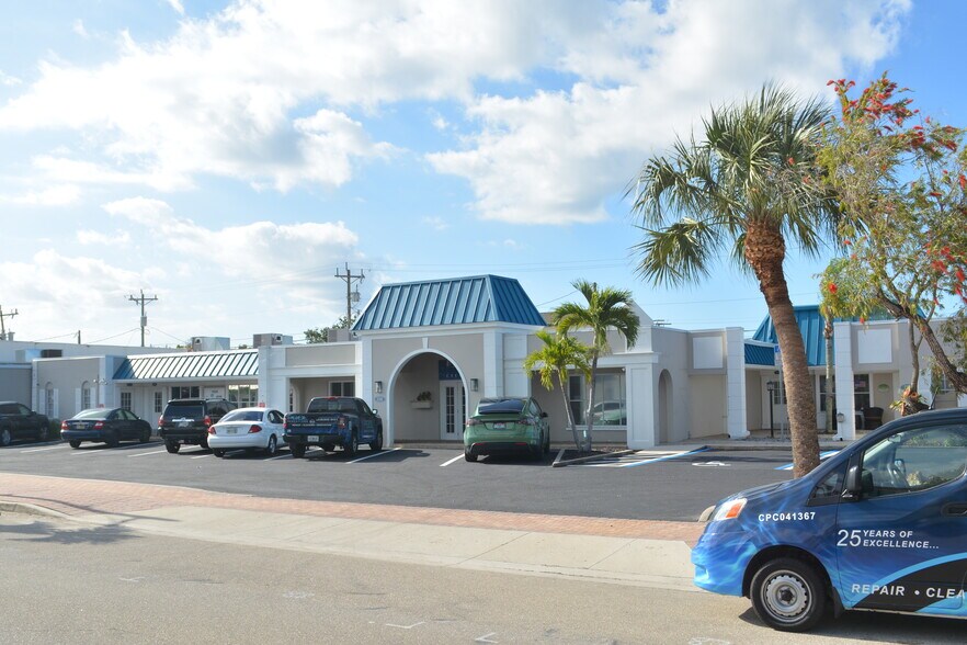 More Photos Of 1314-1322 Lafayette St, Cape Coral Loft Creative Space For Sale