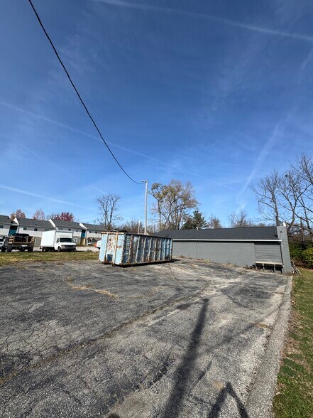 More Photos Of 1412 W Kirkwood Ave, Bloomington Industrial For Sale