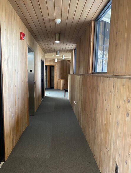 More Photos Of 59 Avenue at the Commons, Shrewsbury Medical For Lease