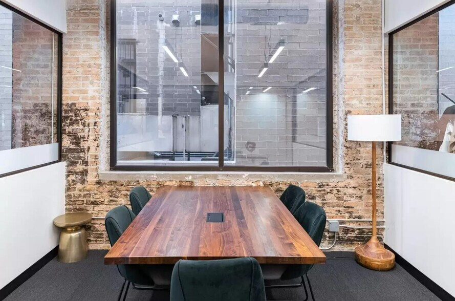 More Photos Of 1714-1720 W Division St, Chicago Coworking Space