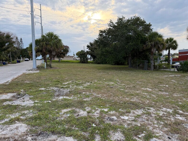 More Photos Of 408 Avenue E, Fort Pierce Land For Sale