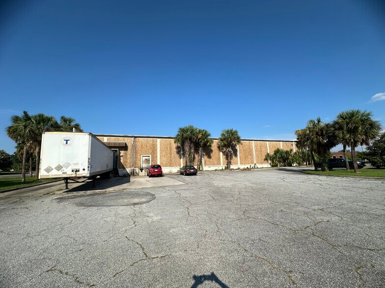 More Photos Of 311 W Central, Valdosta Manufacturing For Sale