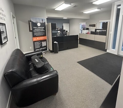More Photos Of 215 S Platte Clay Way, Kearney Office For Lease