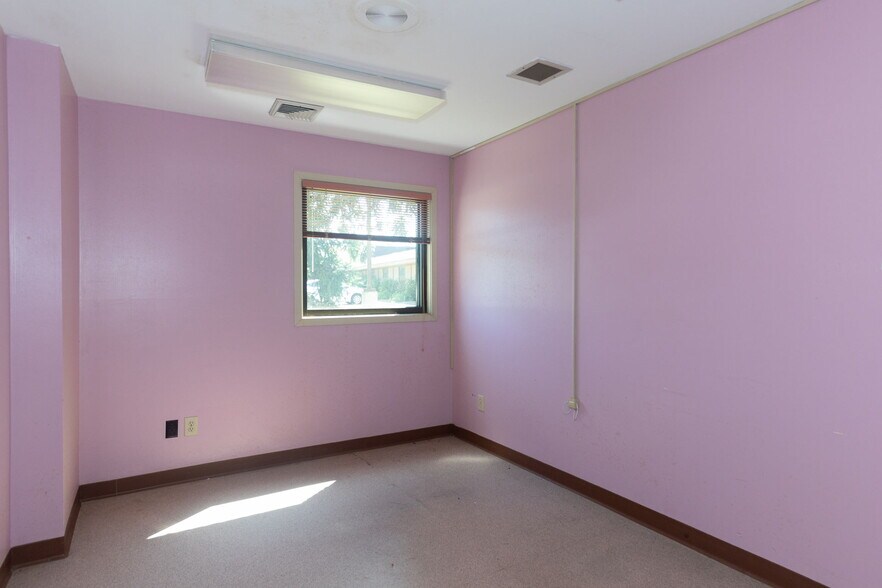 More Photos Of 1906 Warm Springs Rd, Columbus Medical For Sale