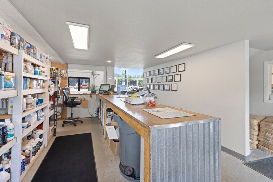 More Photos Of 120 9th St, Silverthorne General Retail For Sale