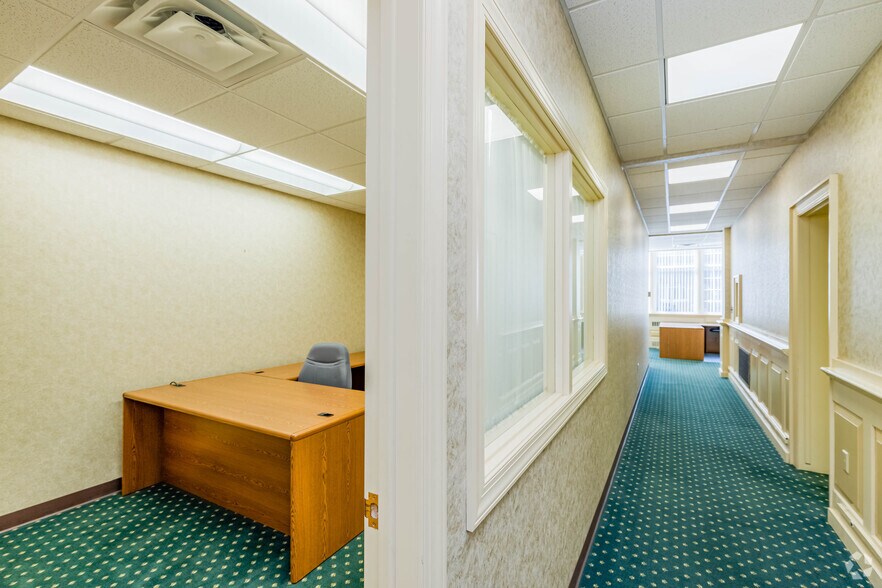 More Photos Of 932 Diamond Park, Meadville Medical For Sale