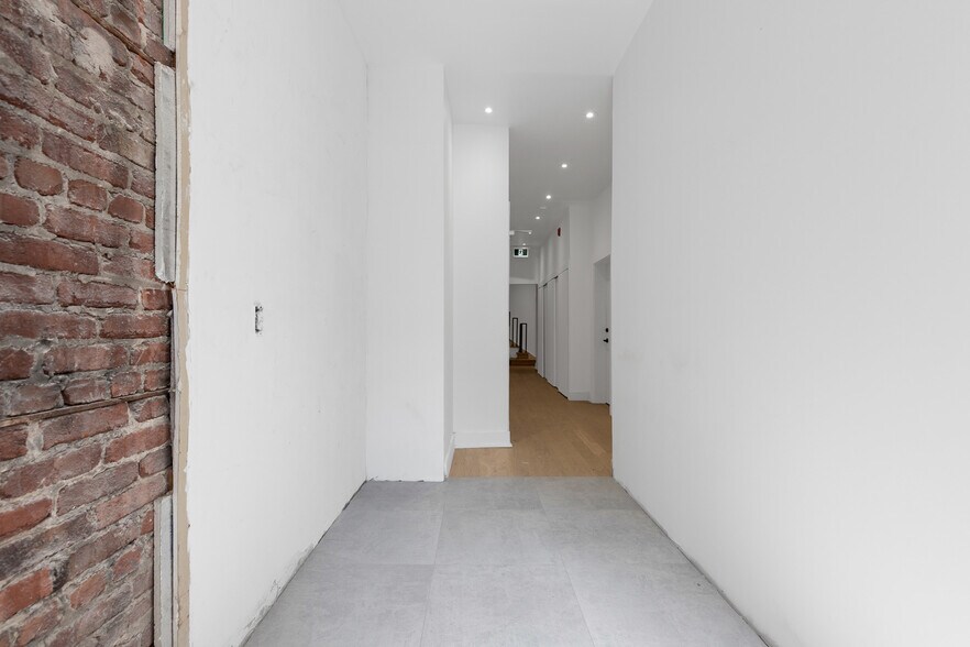 More Photos Of 2066-2070 Av Lincoln, Montréal Apartments For Sale