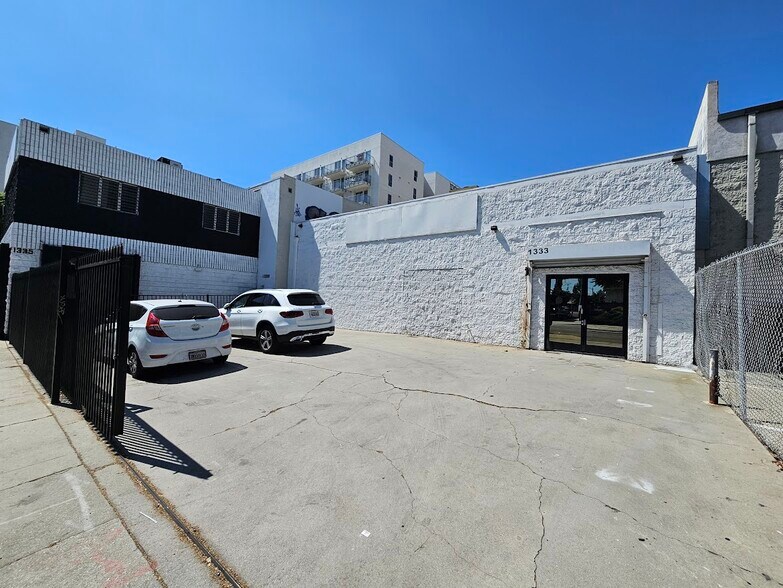 More Photos Of 1333 S Hill St, Los Angeles Warehouse For Lease