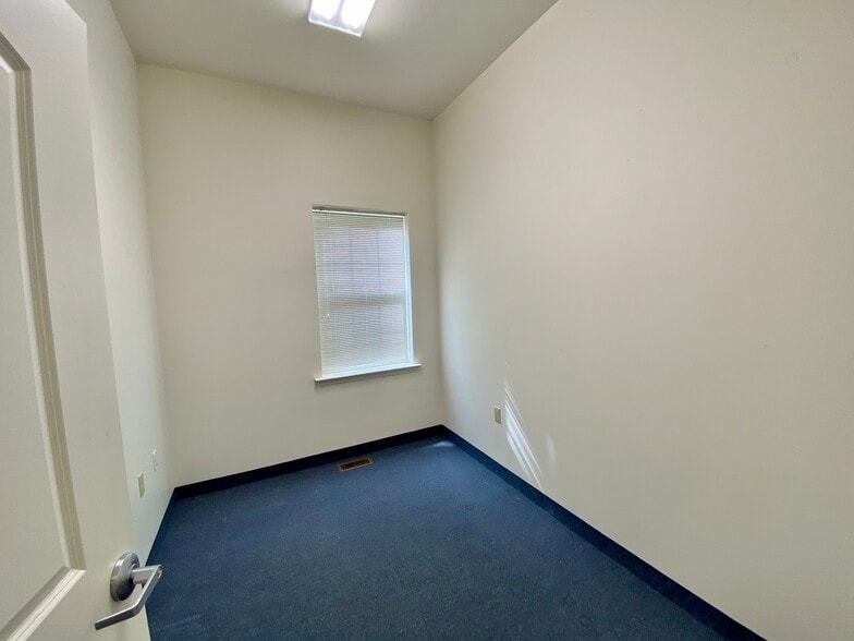 More Photos Of 292-296 W Ridge Pike, Royersford Office For Lease