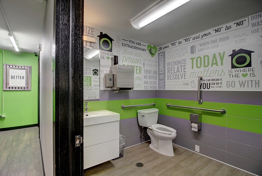 More Photos Of 2401 15th St, Denver Office For Lease