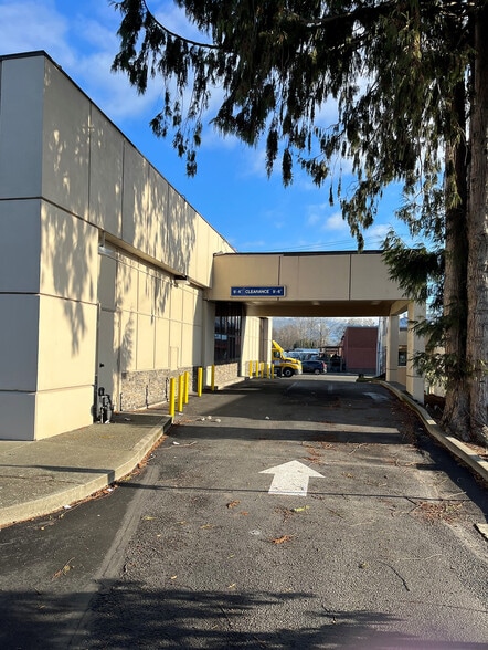 More Photos Of 1503 Riverside Dr, Mount Vernon Bank For Sale