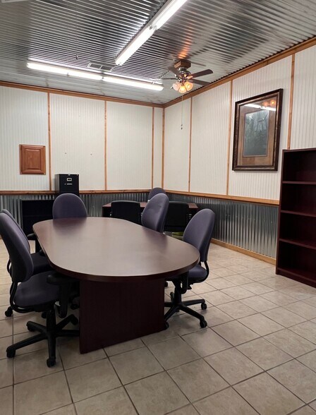 More Photos Of 7680 Highway 67, Comanche Office For Sale