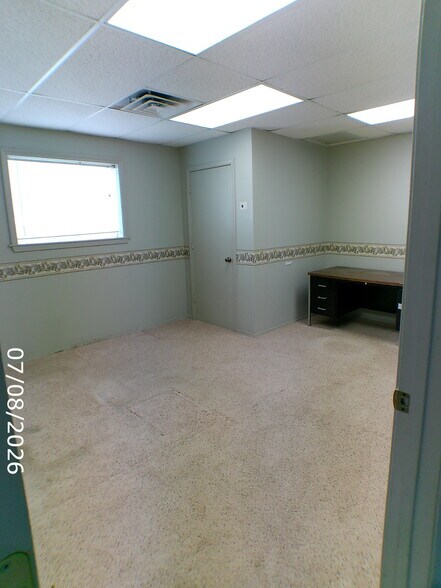 More Photos Of 204 N 2nd St, Ozark Office For Sale
