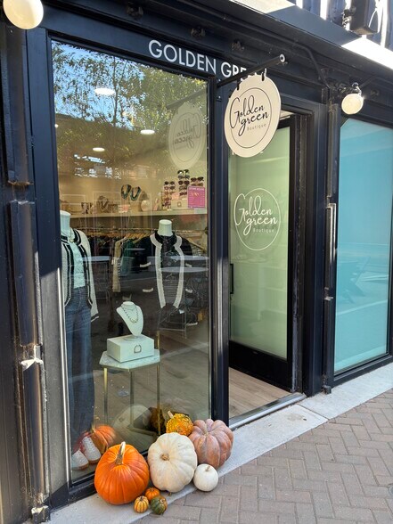 More Photos Of 319 S 4th St, Waco Hotel For Lease