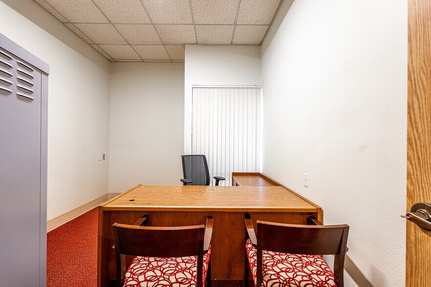 More Photos Of 2495 Lakeshore Dr, Lake Elsinore Bank For Sale