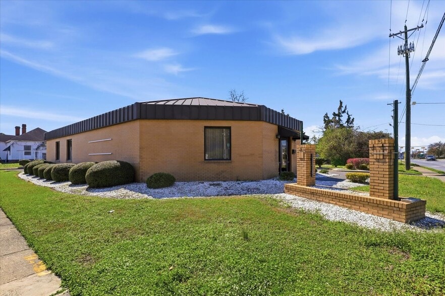 More Photos Of 107 E Vernon Ave, Kinston Healthcare For Sale