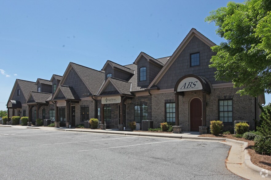 Primary Photo Of 900 Old Winston Rd, Kernersville Medical For Lease