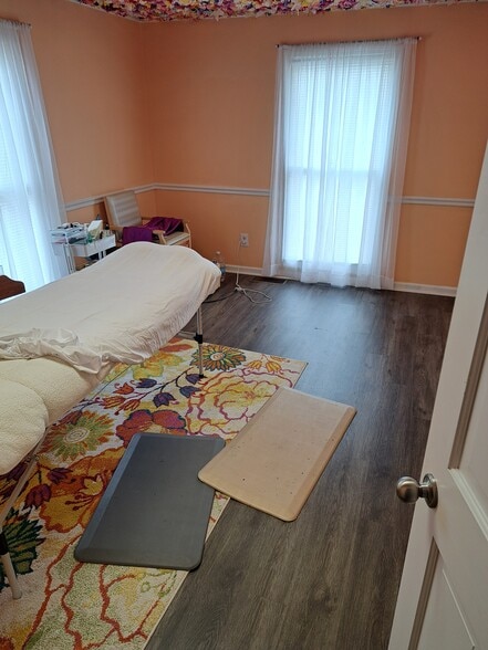 More Photos Of 370 W Stonewall Ave, Fayetteville Office For Sale