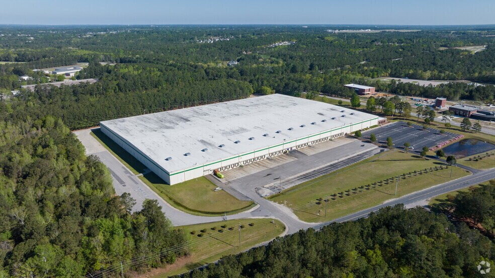 More Photos Of 4800 Corporation Dr, Fayetteville Distribution For Lease